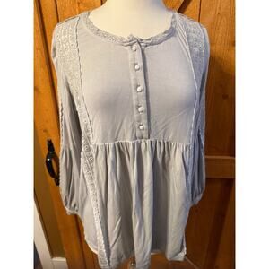 POL Women's Medium Top Pale Blueish Gray EUC Lace Detail Flowy Boho